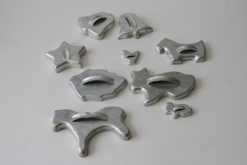 photo of vintage Mirro aluminum cookie cutters, tiny chicken & bunny, large rabbit & animals #1