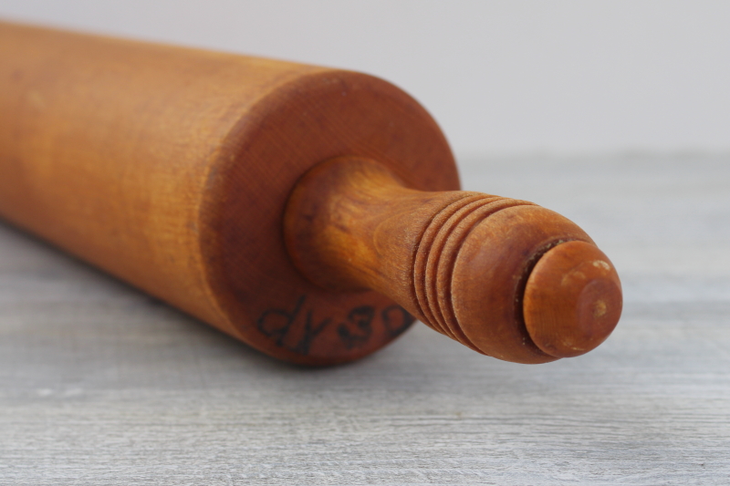 photo of vintage Munising wood rolling pin, rock maple hardwood beeswax finish #4