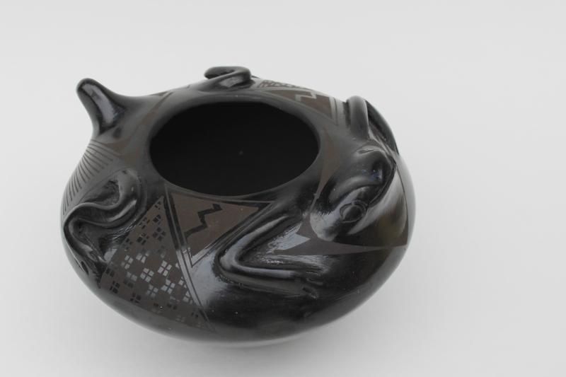 photo of vintage Native American Mata Ortiz pottery large pot frog black ware clay artist signed #1