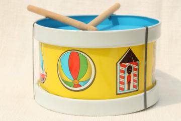 catalog photo of vintage Ohio Art tin toy drum, litho print metal marching band drummer boy drum