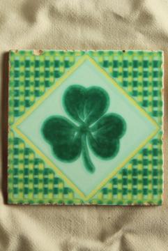 catalog photo of vintage Pacific pottery tile, lucky Irish clover green shamrock design