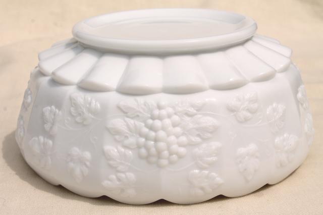 photo of vintage Paneled Grape pattern milk glass, footed bowl w/ WG Westmoreland mark  #4