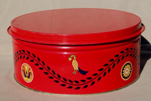 photo of vintage Pennsylvania Dutch pretzel tin       & tray, Sturgis Pretzels Amish design #7