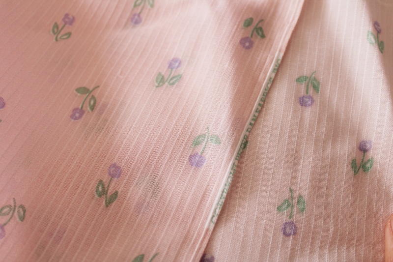 photo of vintage Peter Pan tulips floral print cotton dimity, sheer crisp fabric #2