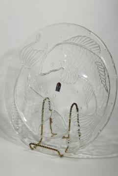 catalog photo of vintage Pilgrim glass Pisces astrological sign fish plate, mid century mod art glass