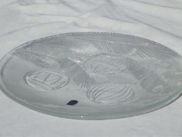 catalog photo of vintage Pilgrim glass cake plate or platter w/ Christmas tree ornaments 