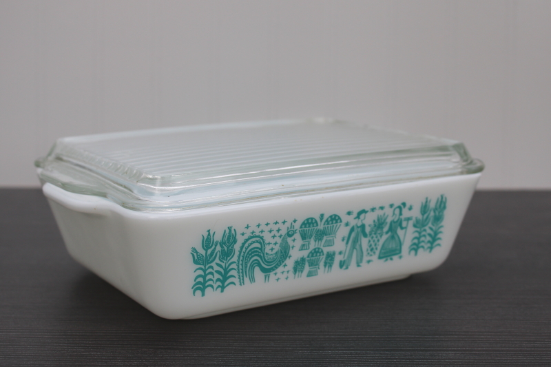 photo of vintage Pyrex Amish butterprint large refrigerator dish 0503 white w/ turquoise pattern clear lid #3