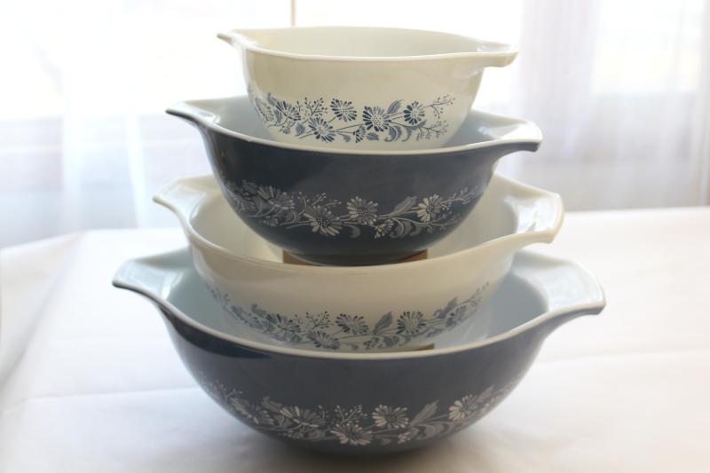 photo of vintage Pyrex Cinderella bowls, four bowl stack Colonial Mist blue & white flowers #8