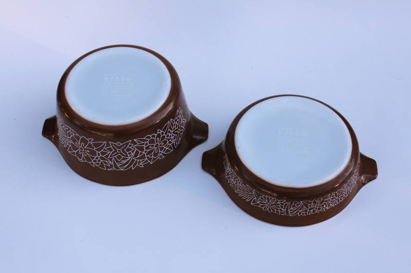 photo of vintage Pyrex Woodland brown pattern casseroles 471 and 473, dishes without lids #3