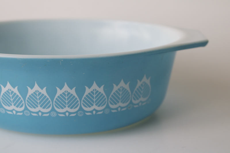 photo of vintage Pyrex blue tulip pattern casserole dish, 60s MCM kitchenware colorful retro  #2