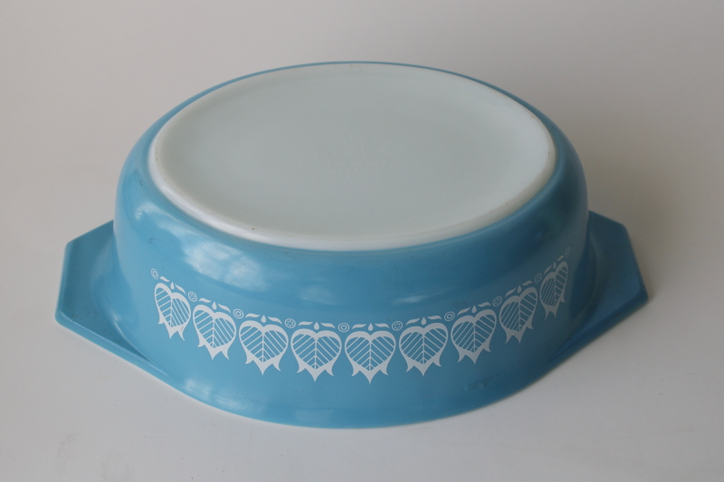 photo of vintage Pyrex blue tulip pattern casserole dish, 60s MCM kitchenware colorful retro  #4