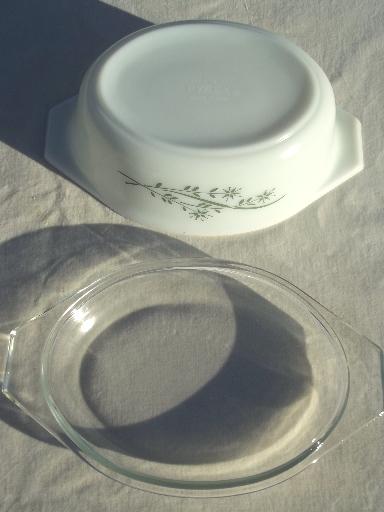 photo of vintage Pyrex casserole, mystery pattern, green starflower & grasses spray #4