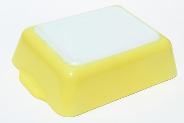 photo of vintage Pyrex fridge dish, primary yellow refrigerator box - no lid #4