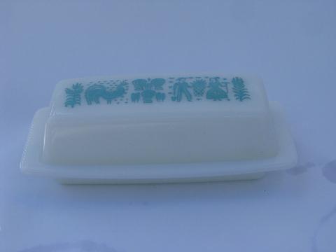 photo of vintage Pyrex glass butter dish, covered plate, aqua / white Amish butter print #1