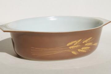 catalog photo of vintage Pyrex gold wheat on brown Autumn Harvest large oval casserole