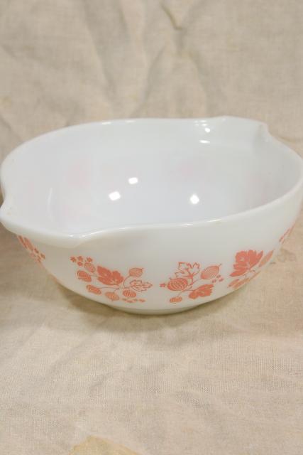 photo of vintage Pyrex pink gooseberry white milk glass bowl 2 1/2 quart 443 Cinderella #1