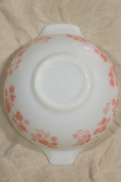 photo of vintage Pyrex pink gooseberry white milk glass bowl 2 1/2 quart 443 Cinderella #11