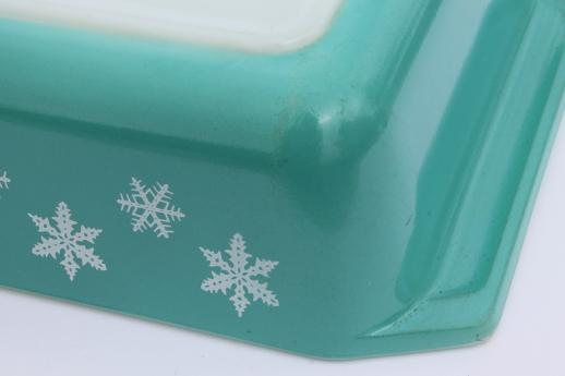 photo of vintage Pyrex rectangular baking pan, blue & white snowflake pattern #7