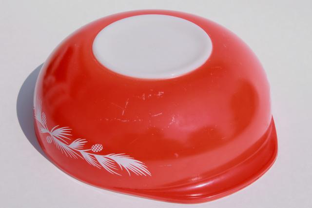 photo of vintage Pyrex red & white holiday pinecones pattern casserole 024, no glass lid #4