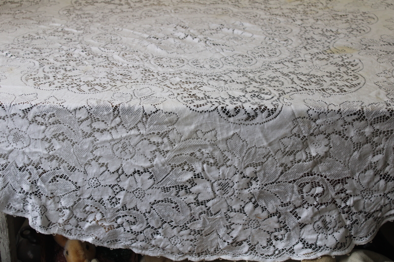 photo of vintage Quaker lace cotton tablecloth, 70 inch round topper table cover shabby chic #1