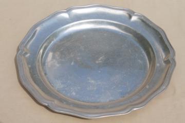 catalog photo of vintage Queen Anne gadroon Wilton Armetale pewter tray, large round charger plate