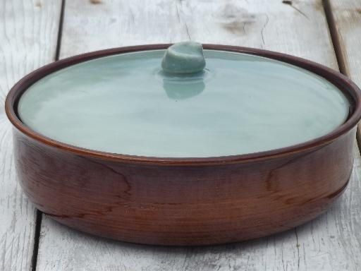 photo of vintage Red Wing Village Green large casserole round baking dish w/ lid #1