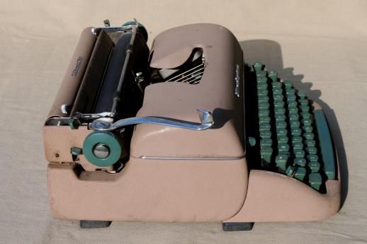 photo of vintage Remington  portable typewriter w/ tweed case, 50s Remington Quiet-Riter typewriter #6