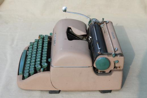 photo of vintage Remington  portable typewriter w/ tweed case, 50s Remington Quiet-Riter typewriter #10
