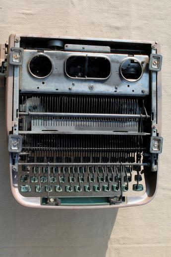 photo of vintage Remington  portable typewriter w/ tweed case, 50s Remington Quiet-Riter typewriter #12