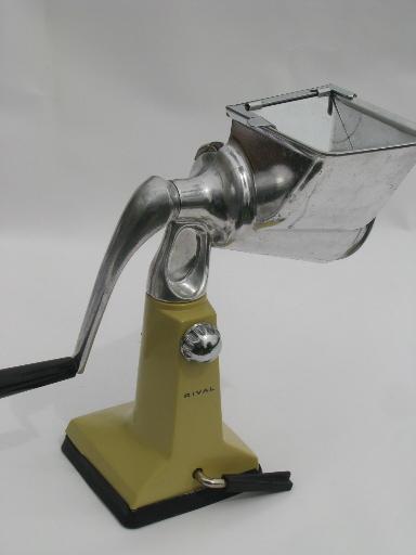 photo of vintage Rival Shred-O-Mat hand crank salad master slicer/shredder/grater #4