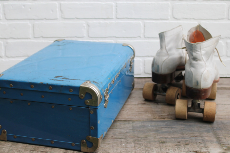 photo of vintage Roller Derby skates good wheels Hyde white leather boots size 10 #3