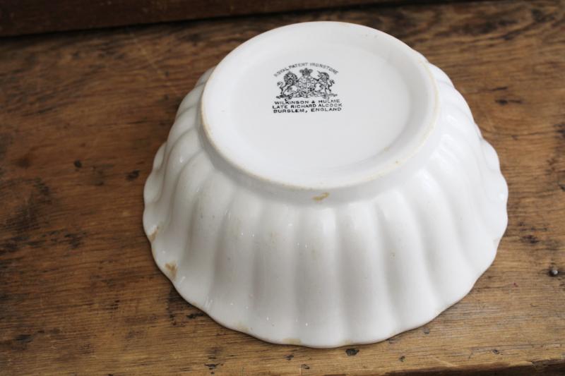 photo of vintage Royal Patent Ironstone England china bowl w/ fluted ladyfinger shape #4