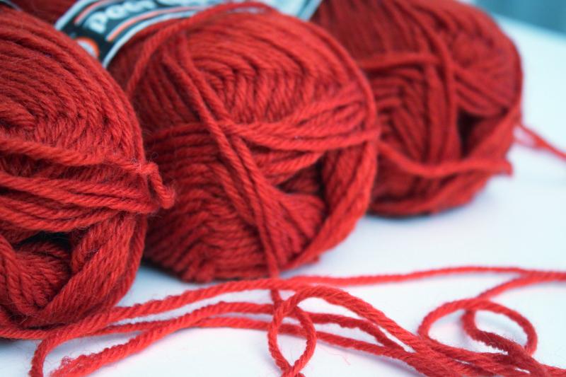 photo of vintage Scandinavian pure wool yarn, 6 skeins Christmas red for knitting, crochet or crafts #2