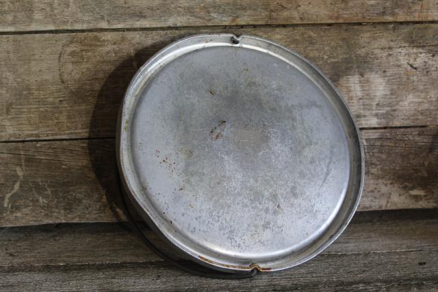 photo of vintage Scottish griddle for oat cakes, baking scones - round aluminum pan w/ handle #4
