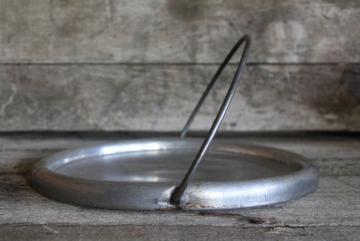 catalog photo of vintage Scottish griddle for oat cakes, baking scones - round aluminum pan w/ handle