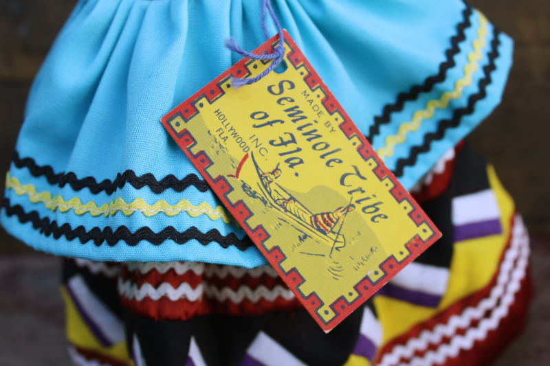 photo of vintage Semiole tribe hand crafted palmetto fiber doll w/ folk costume, original tag  #2