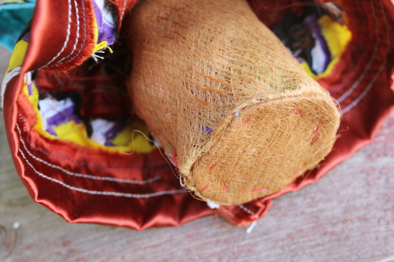 photo of vintage Semiole tribe hand crafted palmetto fiber doll w/ folk costume, original tag  #4