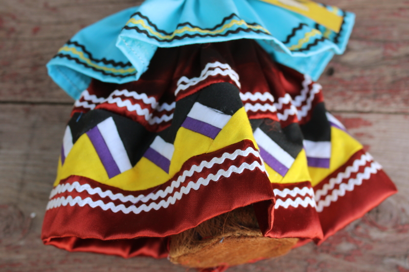 photo of vintage Semiole tribe hand crafted palmetto fiber doll w/ folk costume, original tag  #5