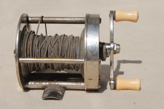 photo of vintage Shakespeare Tackle Co fishing reels, Pflueger Trump  1943 & Criterion 1960 #12