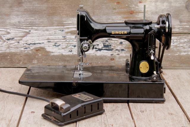 photo of vintage Singer featherweight sewing machine, 1946 Singer 221-1  portable w/ case & attachments #12