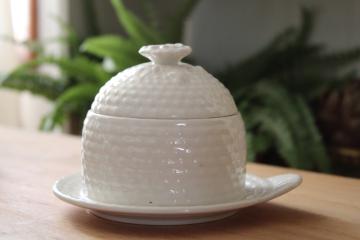 catalog photo of vintage Spode china beehive honey pot, creamware style embossed bee skep shape