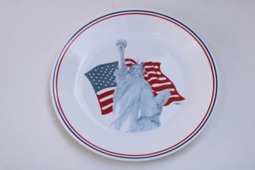 catalog photo of vintage Statue of Liberty / American flag Corelle glass plate, patriotic decor