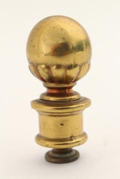 catalog photo of vintage Stiffel solid brass lamp shade finial, brass ball hardware