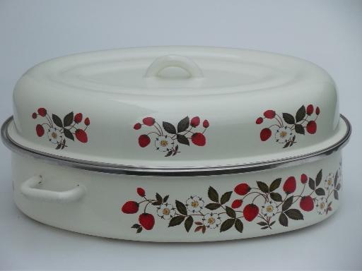 photo of vintage Strawberries n Cream metal roaster, strawberry print roasting pan #2