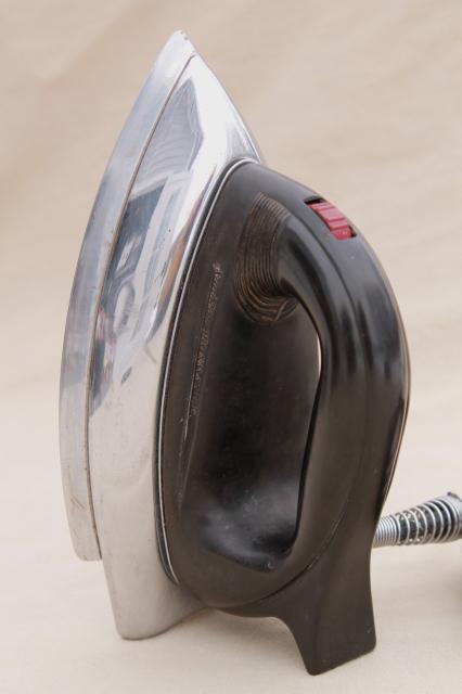 photo of vintage Sunbeam Ironmaster electric iron, art deco bakelite handle, original cloth cord #1