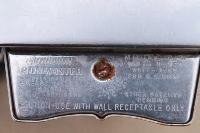 photo of vintage Sunbeam Ironmaster electric iron, art deco bakelite handle, original cloth cord #4