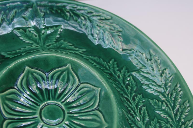 photo of vintage Sunburst Canada pottery majolica style artichoke plate, green w/ embossed ferns #3