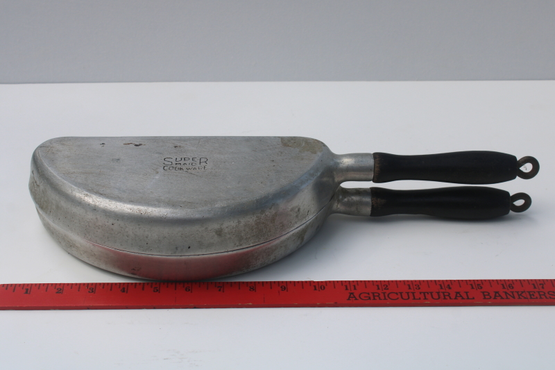 photo of vintage Super Maid aluminum pan with wood handles, folding half round omelette cooker  #2