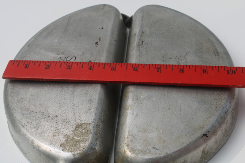 photo of vintage Super Maid aluminum pan with wood handles, folding half round omelette cooker  #7