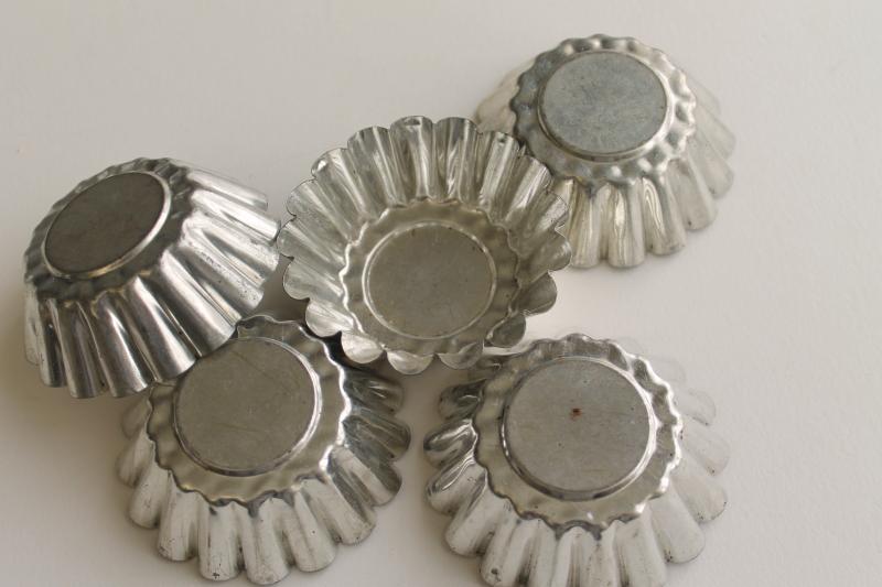 photo of vintage Swedish sandbakkel cookie molds, fluted tart pans, baking tins #4